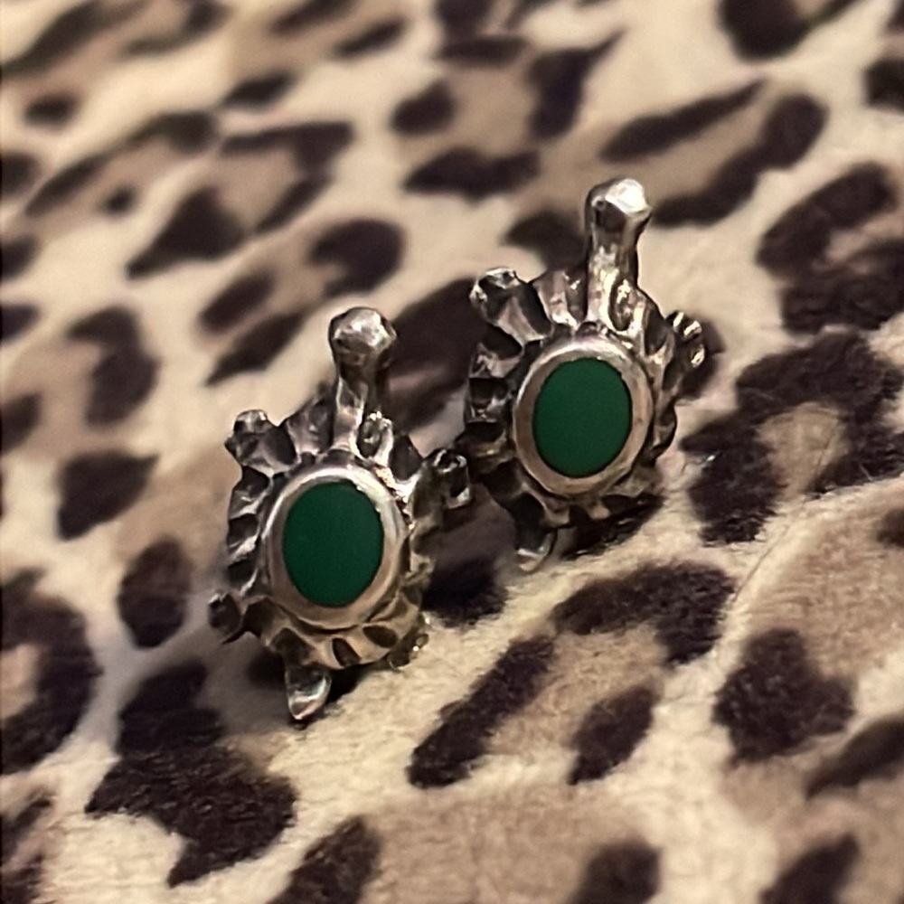 Turtle earrings 🐢💕 - Picture 5 of 7